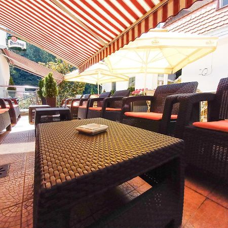 Veronika Hotel Tiszaújváros エクステリア 写真