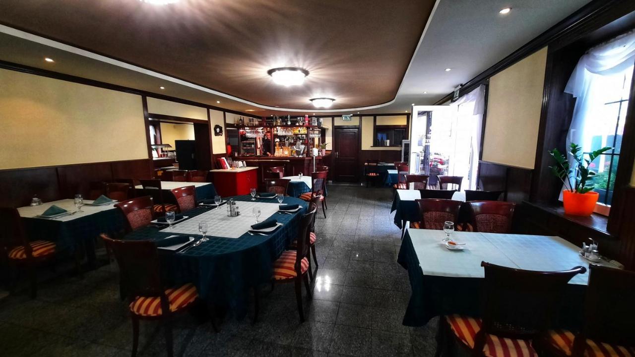 Veronika Hotel Tiszaújváros エクステリア 写真
